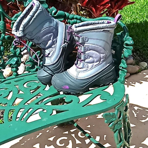 The North Face Girls Alpenglow IV Lace Insulated Waterproof Winter Boots. Size 1 - Picture 3 of 15